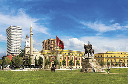 Terra d'Aquila: Albania tra mito e realtà